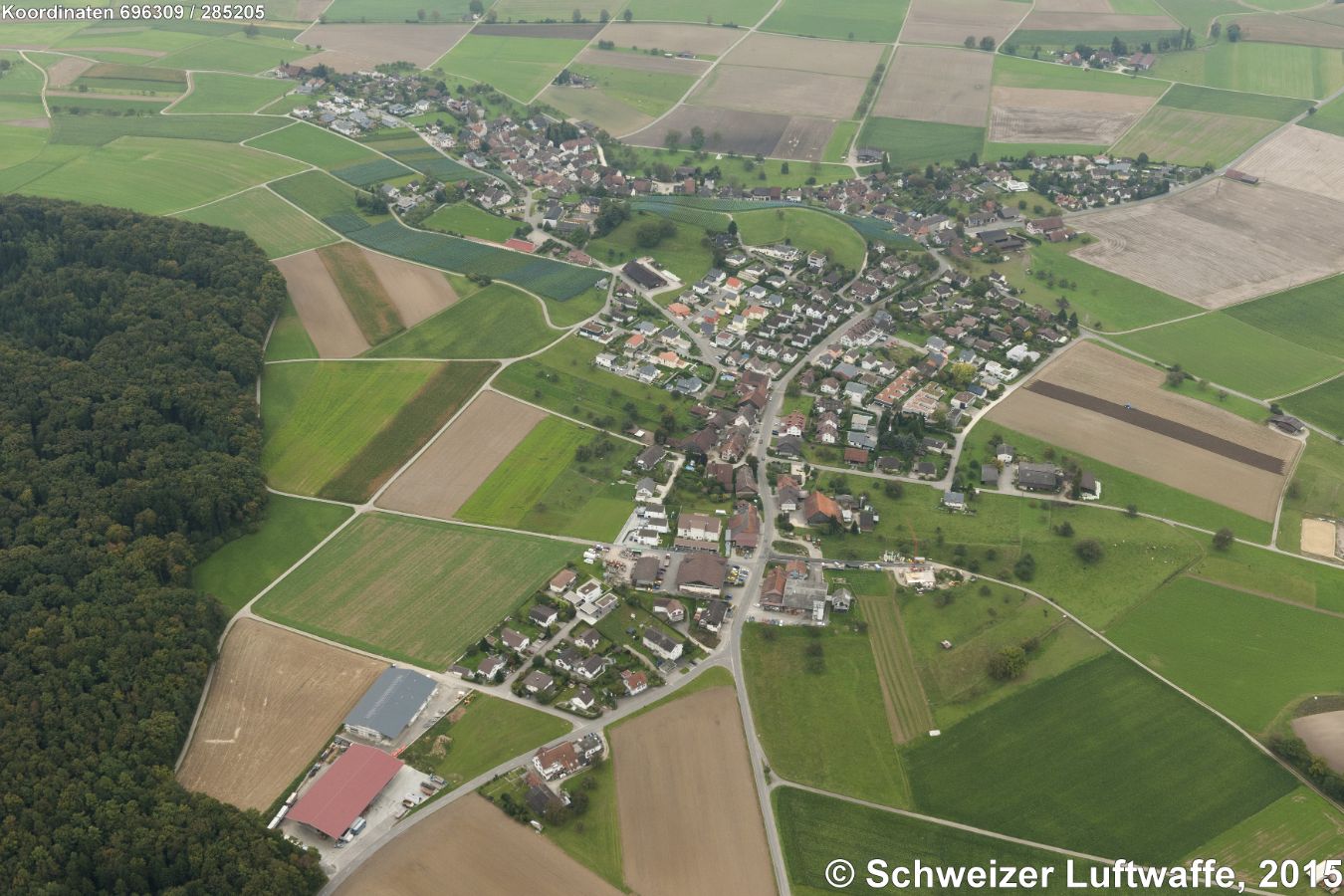 Neudörflingen; im Vordergrund rechts: Gewerbezone